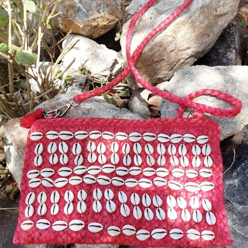 Crossbody bag new with shells in three colors