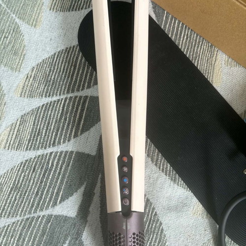 Dyson Airstrait HT01 hair straightener like new