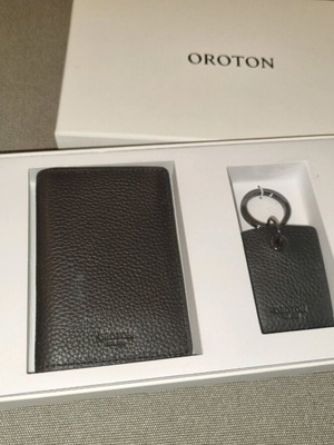 Δερμάτινο σετ ανδρικό Oroton καινούργιο, μαύρο με θήκη και μπρελόκ