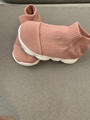 Καινούργια sneakers no 21,5