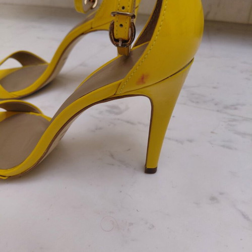 Nak yellow sandals size 39