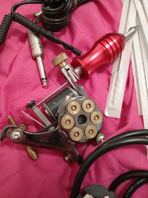Complete tattoo kit with coils like new