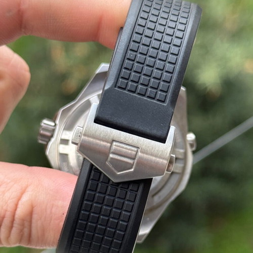 Tag Heuer Aquaracer Calibre 5 like new with rubber strap