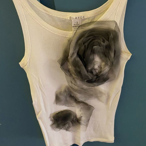 T shirt with tulle flower used, white, size S