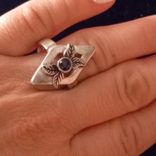 Silver 925 ring new with blue stone, size 62