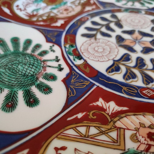Imari porcelain plates set of 2 like new with gold details