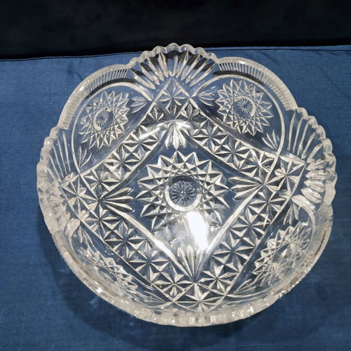 Crystal antique cut bowl new, transparent crystal