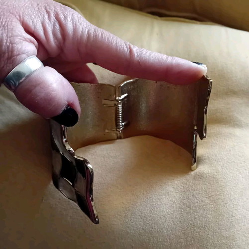 Vintage bracelet from the 90s in like new condition large