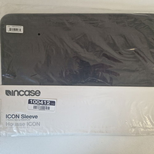 Incase ICON laptop sleeve 14" MacBook Pro 2021 like new, graphite