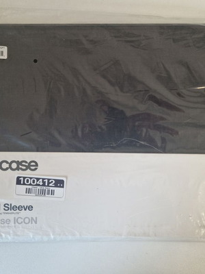 Incase ICON laptop sleeve 14" MacBook Pro 2021 like new, graphite