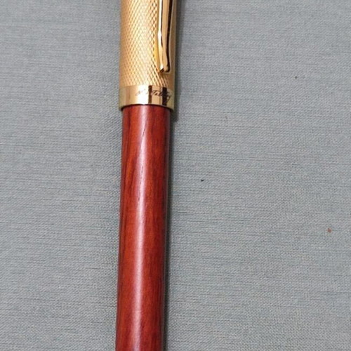 DeAgostini pen collection of 21 like new with case