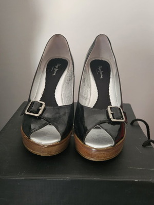 Pepe Jeans London women's platform peep-toe wedges black patent leather like new