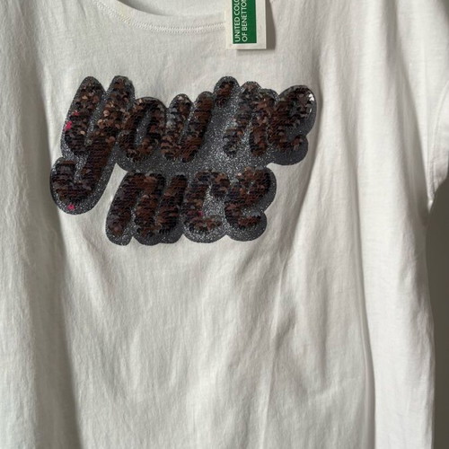 Benetton white cotton t-shirt size M like new with silver and pink print
