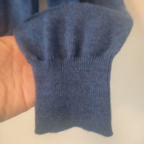 Mercedes Benz 100% merino wool sweater like new, size S/M, blue gray