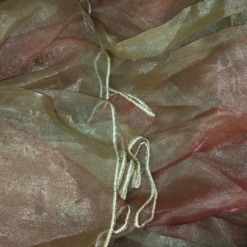 Organza curtain like new, dimensions 2.50 x 2.3 meters
