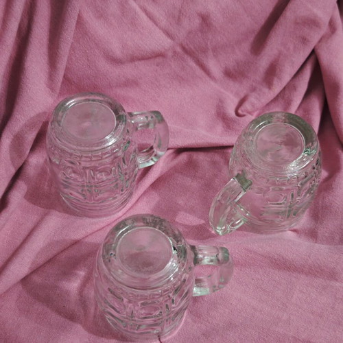 Beer mugs set of 3 like new, 300ml glass with handle