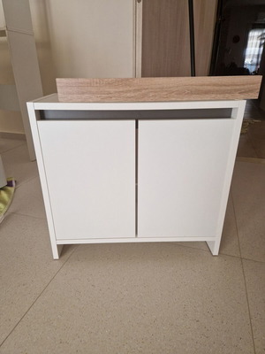 Bathroom furniture set like new, sink cabinet and washing machine cabinet