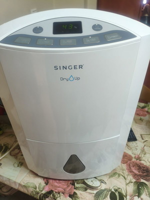 Singer SDHM-20L Dry Up Eco dehumidifier like new with compressor