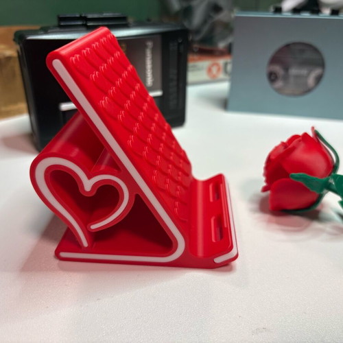 3D Printed Red Mobile Phone Stand New With Heart Design