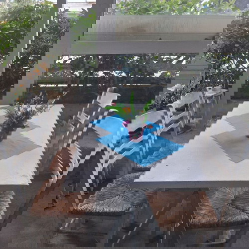 Τραπεζοκαθίσματα εστίασης μεταχειρισμένα, πακέτο 12 τραπέζια με καρέκλες