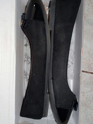 Voi & Noi black ballerinas new with bow, suede and patent detail