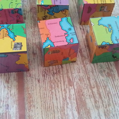 Puzzle 09 Cubes World Map like new
