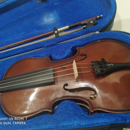 Stentor violin 1/2 used with case and bow
