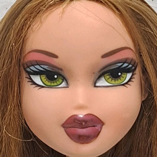 Bratz Wildlife Safari Meygan doll used, damaged