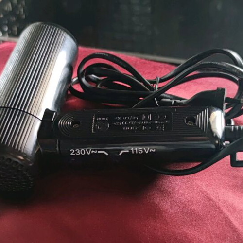 Travel hair dryer foldable with two speeds like new