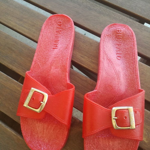 Buffalo women's slippers size 37 new, red plastic