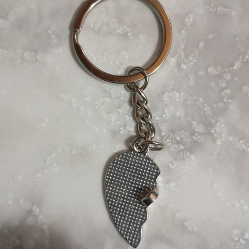 Keychain half heart like new Best friends