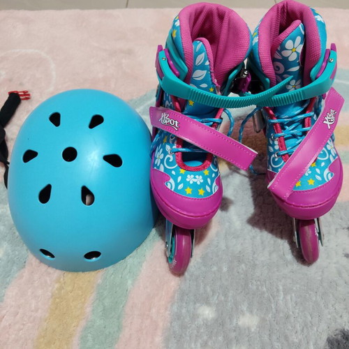 Roller skates for girls size 34-37 like new with helmet