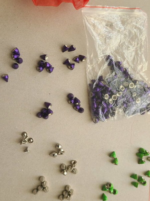Punk studs with screws new, 16 green and 124 purple