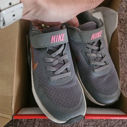 Nike αθλητικά παπούτσια σαν καινούργια, μέγεθος 32, γκρι