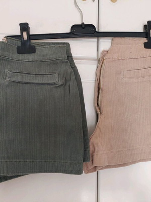 Γυναικεία σορτς N.L. JEANS (L) σαν καινούργια, πακέτο 2, μπεζ και πράσινα