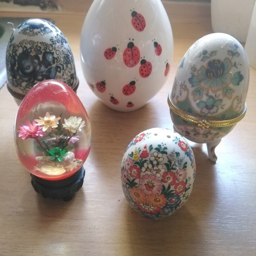 Vintage decorative egg collection like new
