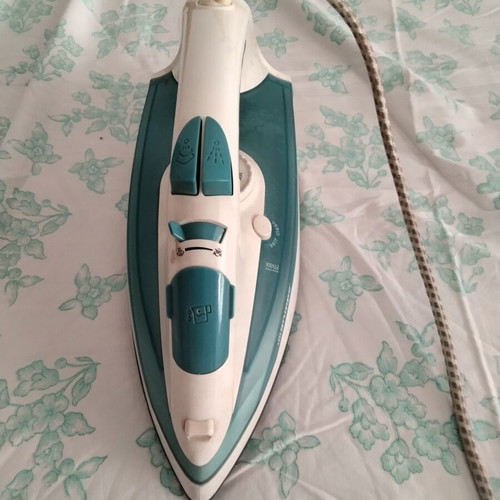 Steam iron like new