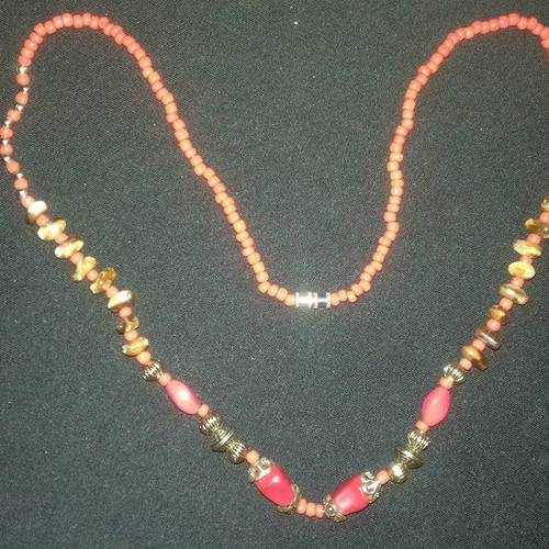 Necklace with red coral and screw clasp new