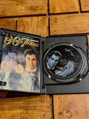 James Bond 007 Licence to Kill Ultimate Edition 2-Disc DVD like new