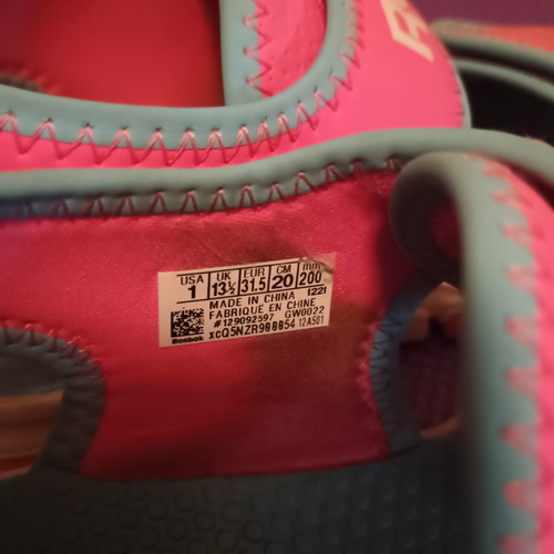 Reebok sandals size 31.5 like new, pink, very comfortable