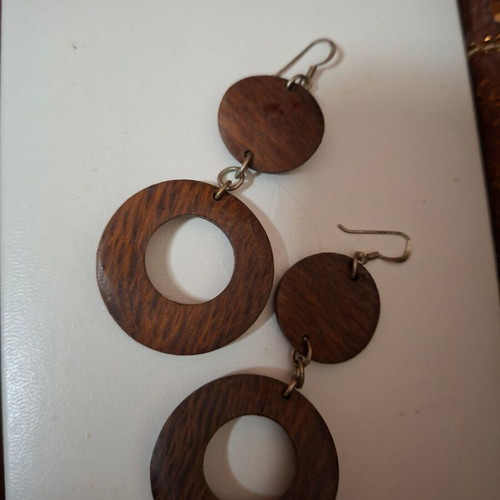 Wooden earrings like new in beautiful brown designs