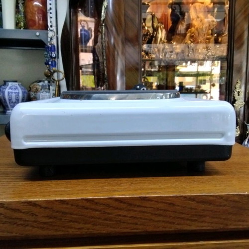 Fancy 0112 tabletop kitchen stove like new, white