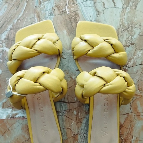 Vicenza leather sandals size 37, new, yellow