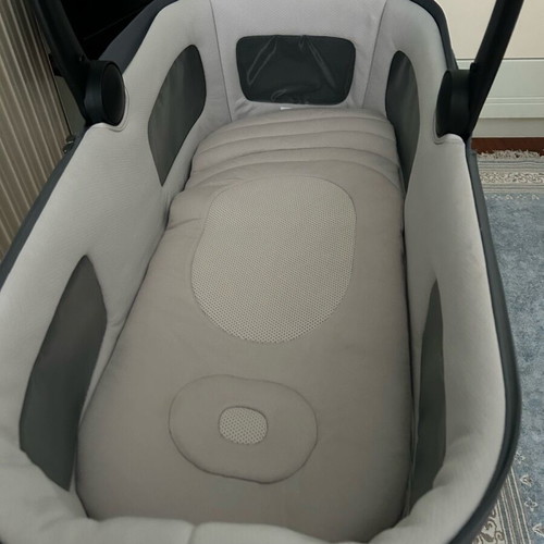 Inglesina Electa port bebe like new with sheets mattress and cover