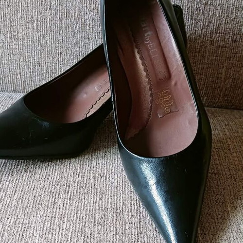 Elite black pumps size 38 like new