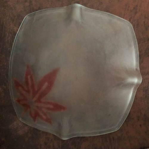 Vintage set of 3 glass decorations with maple leaf design like new