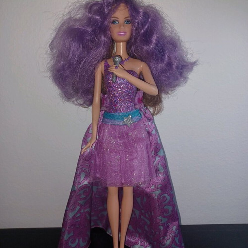 Barbie The Princesse and the Pop Star used from the movie without shoes