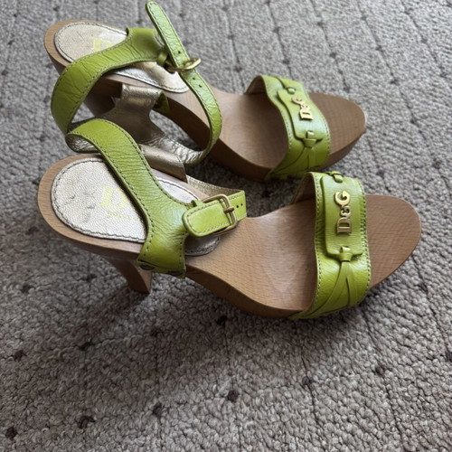 Dolce & Gabbana sandals size 38 like new, green