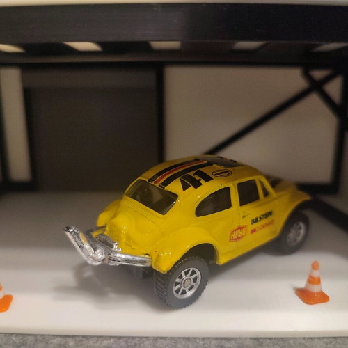 VW 1/64 Maisto used