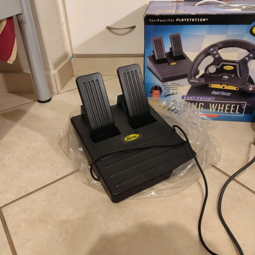 Mad Catz Dual Force Racing Wheel for PS2 like new with pedals